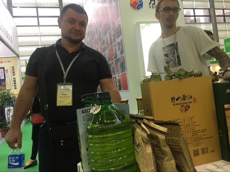 第四屆深圳綠博會 湖北有機(jī)山茶油
